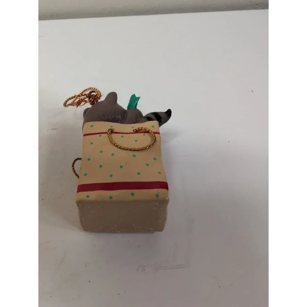 VINTAGE MANGELSEN'S RACCOON IN‎ GIFT BAG 2.5
